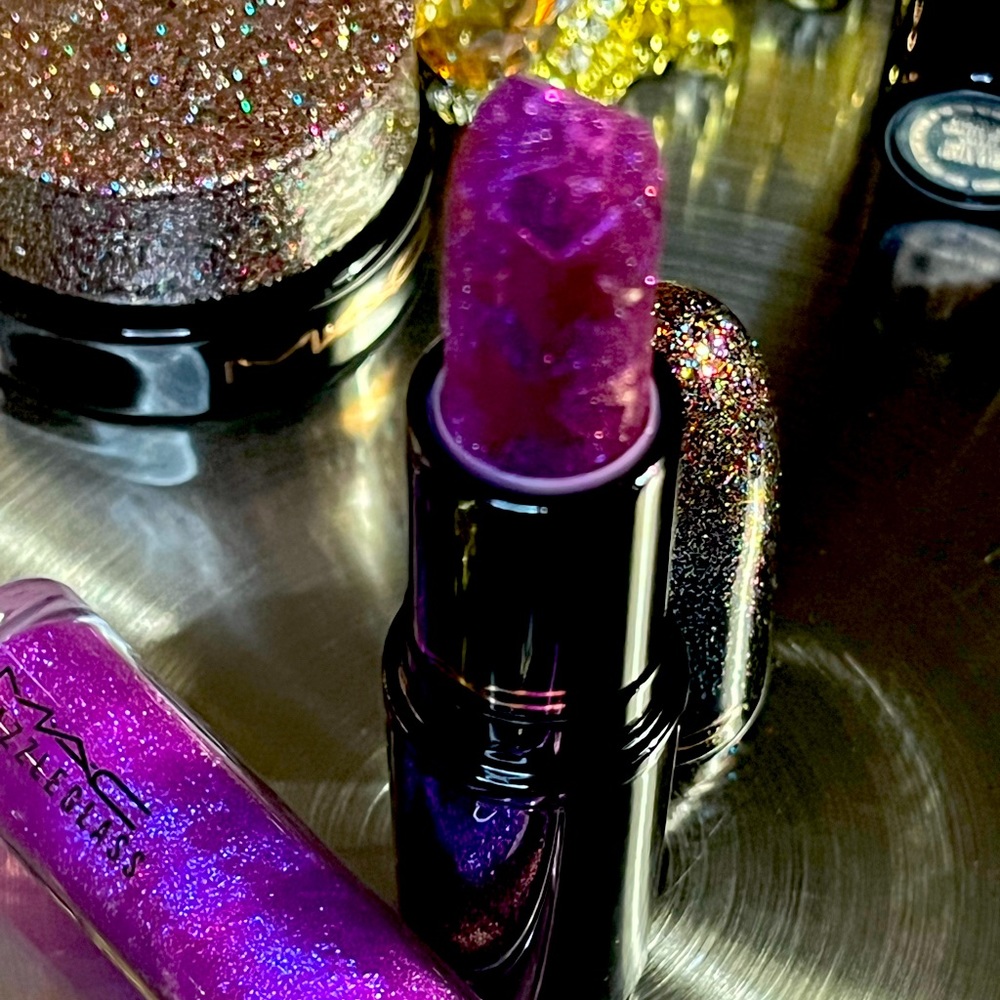 COPY - MAC kiss of stars lipstick in Asterisk. BNIB. Limited Edition.